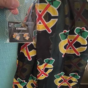 Chicago Blackhawks Earrings & Scarf